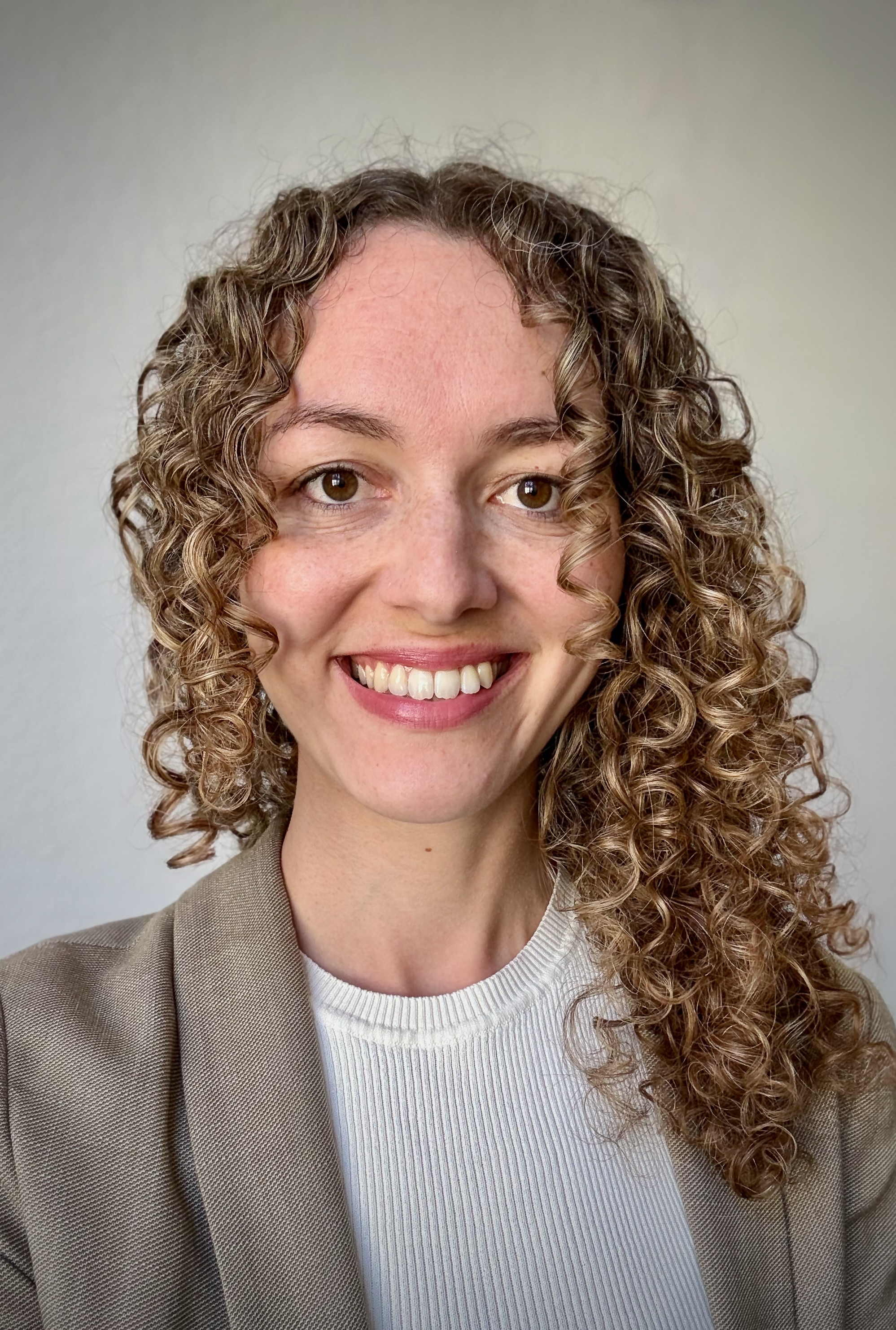Dr. Elena Bernasconi